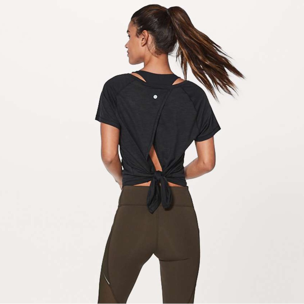 Lululemon Back In Action Short Sleeve Heathered Black Size 6